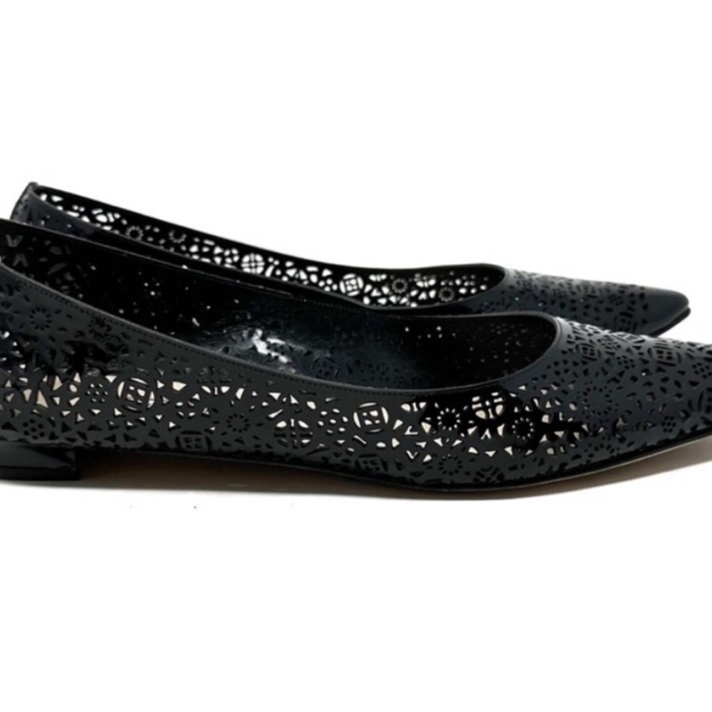 Manolo Blahnik laser-cut patent flats - Picture 2 of 10